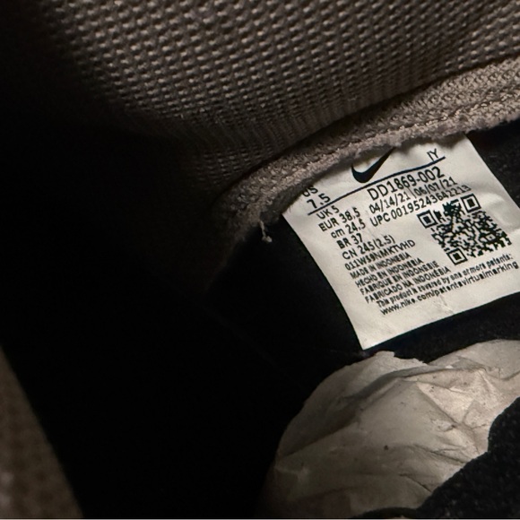 Nike Dunk High Sneakers. Black/Moon Fossil. Size 7.5W/6M. - Picture 7 of 7